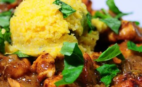 Κοτόπουλο με γάλα καρύδας & Πολέντα