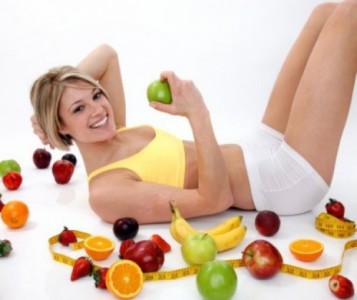 inspireyourlife_woman_floor_fruits