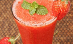 Smoothie με φράουλα & βρώμη