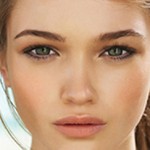 Καλοκαιρινό μακιγιαζ: Φέτος η μόδα απαιτεί διάφανο λουκ!