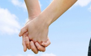 Ποια είναι τα χαρακτηριστικά που βοηθούν μια σχέση;