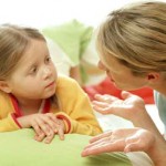 7 βήματα για να κάνετε τα παιδιά σας να σας ακούν χωρίς φωνές και γκρίνια