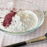 Μάθε πώς να φτιάξεις τη δική σου πούδρα με αγνά συστατικά που έχεις στο σπίτι σου!