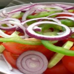 Χωριάτικη σαλάτα: Ένα ελληνικό πιάτο με πλούσια θρεπτικά συστατικά